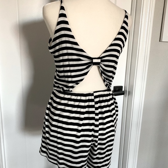 {NWOT} Women's Swim Cover Up Romper (S) - Picture 5 of 8